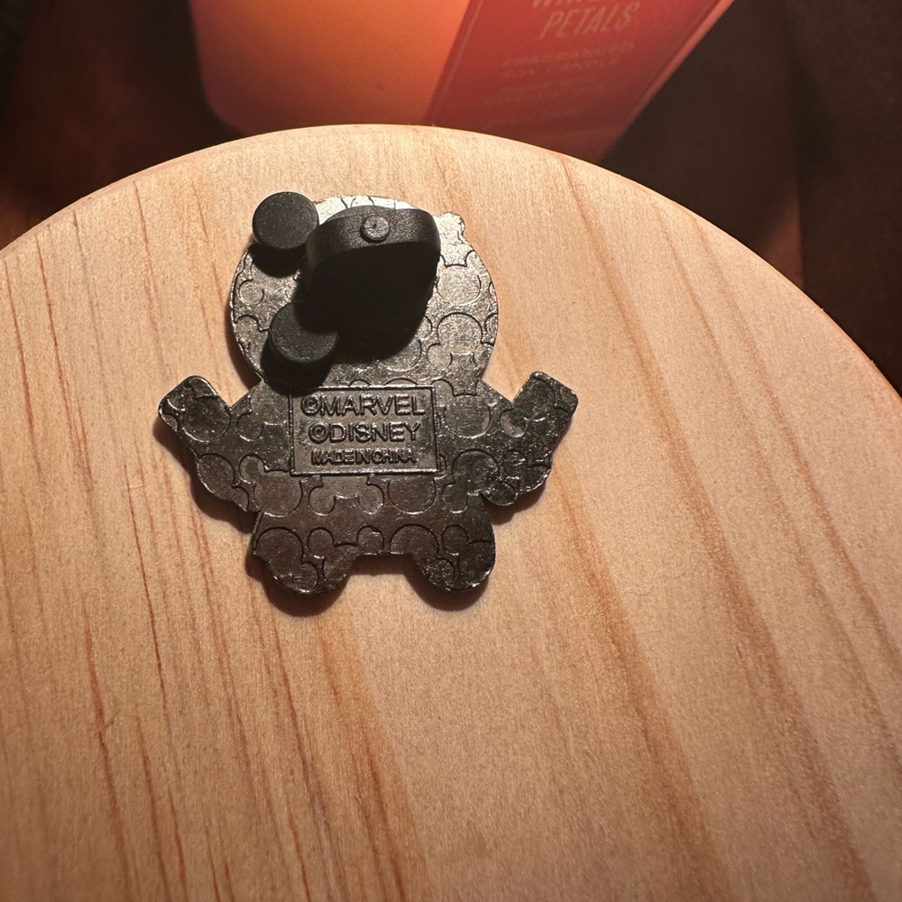 Disney Parks Tradable Pin - Picture 2 of 2